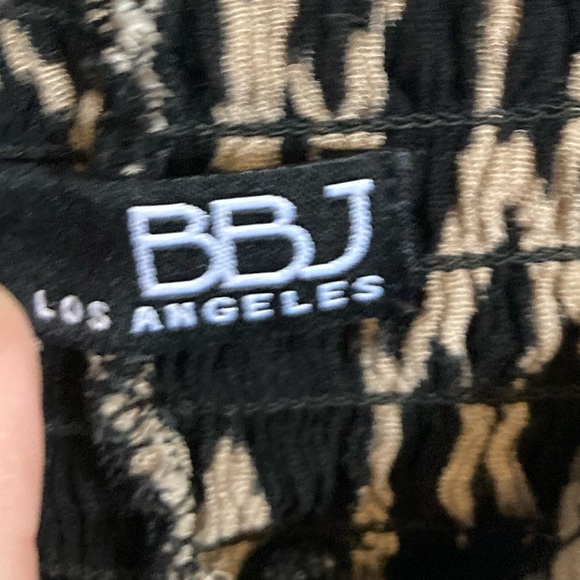 👚(bundle 4 items w/👚for $16) Leopard print dress pants - Picture 4 of 10